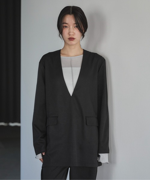 feepur（フェピュール）の「【セットアップ可】Vネックプルオーバー（その他トップス・レディース・チャコールグレー/グレイッシュベージュ/ブラック/ブラウン・MEDIUM）」の12枚目の写真