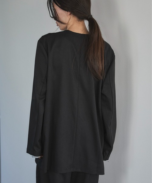 feepur（フェピュール）の「【セットアップ可】Vネックプルオーバー（その他トップス・レディース・チャコールグレー/グレイッシュベージュ/ブラック/ブラウン・MEDIUM）」の13枚目の写真