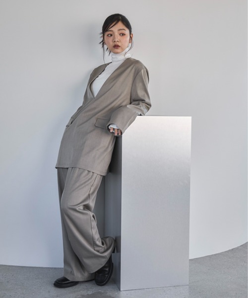 feepur（フェピュール）の「【セットアップ可】Vネックプルオーバー（その他トップス・レディース・チャコールグレー/グレイッシュベージュ/ブラック/ブラウン・MEDIUM）」の15枚目の写真