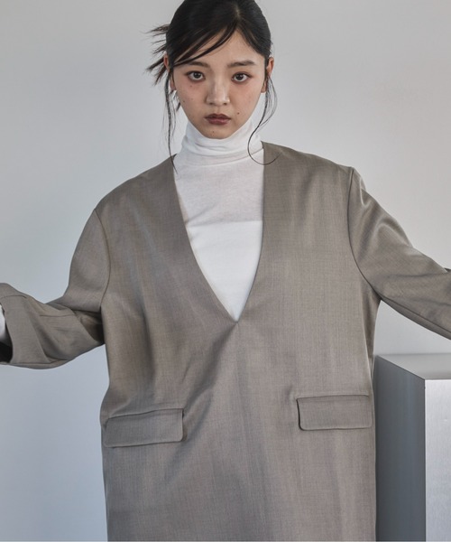 feepur（フェピュール）の「【セットアップ可】Vネックプルオーバー（その他トップス・レディース・チャコールグレー/グレイッシュベージュ/ブラック/ブラウン・MEDIUM）」の7枚目の写真