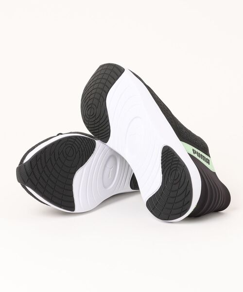 PUMA（プーマ）の「【PUMA】 ソフトR クルーズ イーズ イン（スニーカー・メンズ・ブラック・29.0cm/25.5cm/26.5cm/27.5cm/26.0cm/27.0cm/28.0cm/25.0cm）」の3枚目の写真