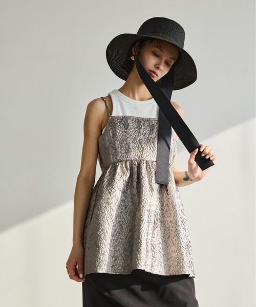 AIC.（エーアイシー）の「2WAYメタリックふくれジャガードキャミソール（キャミソール・レディース・シルバー・FREE）」の5枚目の写真