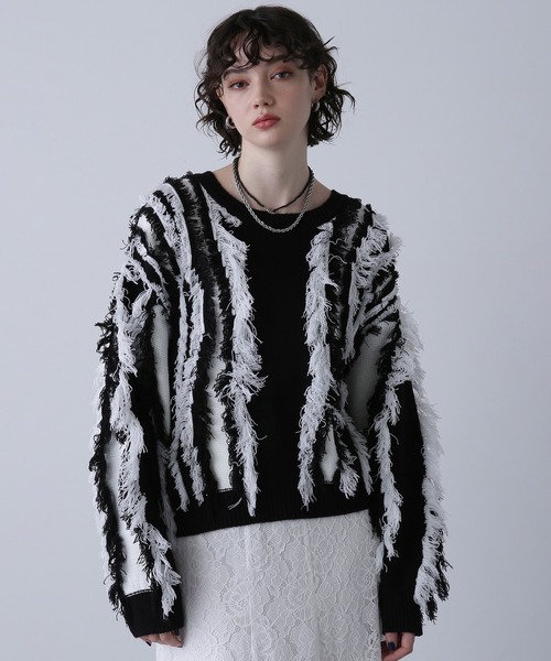 ROSE BUD（ローズバッド）の「バイカラーフリンジニットプルオーバー（ニット/セーター・レディース・ブラック/ピンク・ONE SIZE）」の7枚目の写真