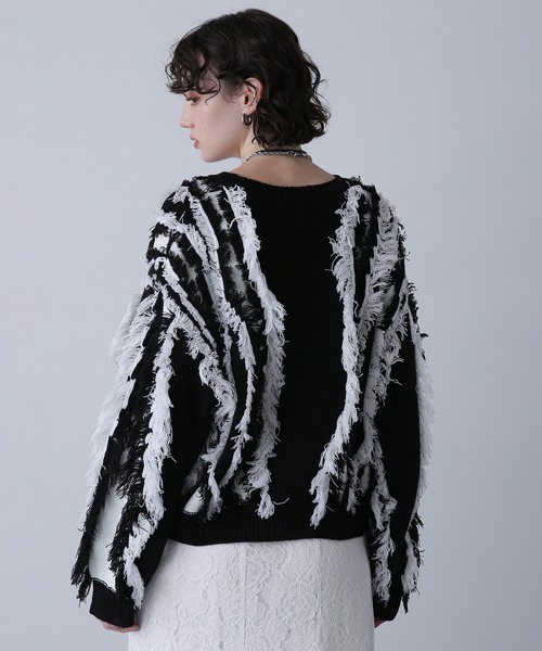 ROSE BUD（ローズバッド）の「バイカラーフリンジニットプルオーバー（ニット/セーター・レディース・ブラック/ピンク・ONE SIZE）」の9枚目の写真