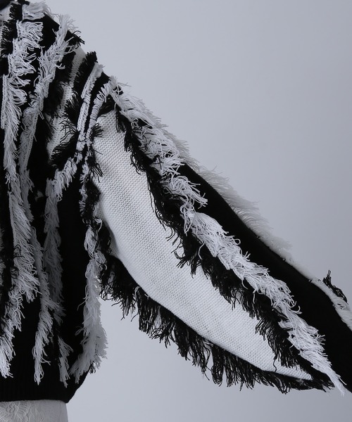 ROSE BUD（ローズバッド）の「バイカラーフリンジニットプルオーバー（ニット/セーター・レディース・ブラック/ピンク・ONE SIZE）」の12枚目の写真