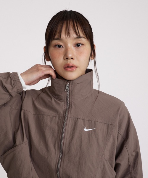 未使用級✨NIKE ウーブンジャケット レディース 大きい スポーツウェア 洗え NIKE公式】ナイキ スポーツウェア エッセンシャル ウィメンズ