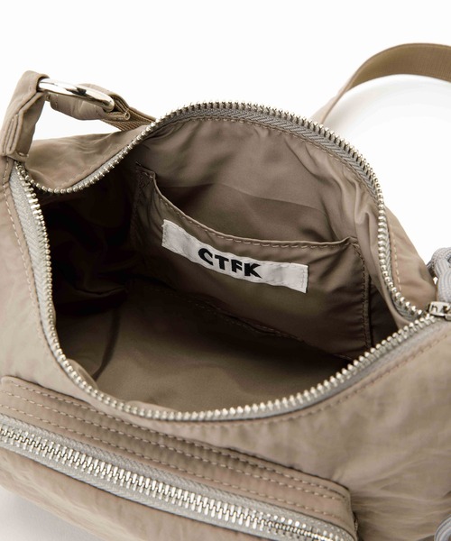 CONTROL FREAK / CTFK（コントロールフリーク）の「CONTROL FREAK / CTFK（コントロールフリーク）DOWNYショルダーバッグ（ショルダーバッグ・レディース・グレー/ピンク/ブラック/ブラウン/グリーン・FREE）」の17枚目の写真