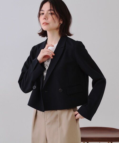 OPAQUE.CLIP(オペークドットクリップ)の「ショートテーラードジャケット【洗濯機洗い可】(テーラードジャケット・レディース・ネイビー/ベージュ・38/42/40)」の2枚目の写真