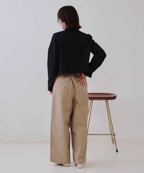 OPAQUE.CLIP(オペークドットクリップ)の「ショートテーラードジャケット【洗濯機洗い可】(テーラードジャケット・レディース・ネイビー/ベージュ・38/42/40)」の5枚目の写真