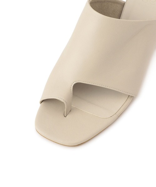 SALON adam et rope'（サロン アダム エ ロペ）の「ヒールトングサンダル（サンダル・レディース・ブラック/ライトグレー・23.5/22.5/24.5）」の13枚目の写真