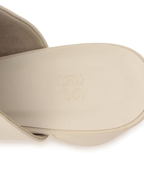 SALON adam et rope'（サロン アダム エ ロペ）の「ヒールトングサンダル（サンダル・レディース・ブラック/ライトグレー・23.5/22.5/24.5）」の15枚目の写真