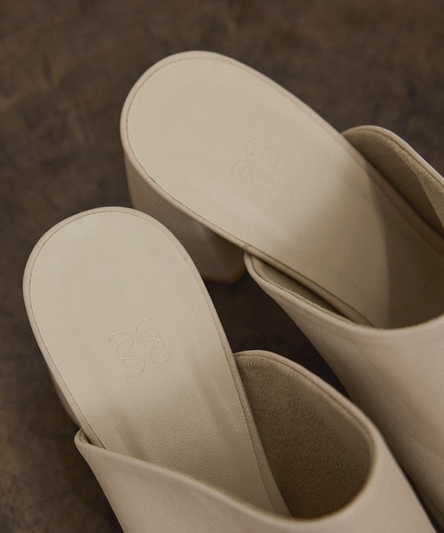 SALON adam et rope'（サロン アダム エ ロペ）の「ヒールトングサンダル（サンダル・レディース・ブラック/ライトグレー・23.5/22.5/24.5）」の22枚目の写真