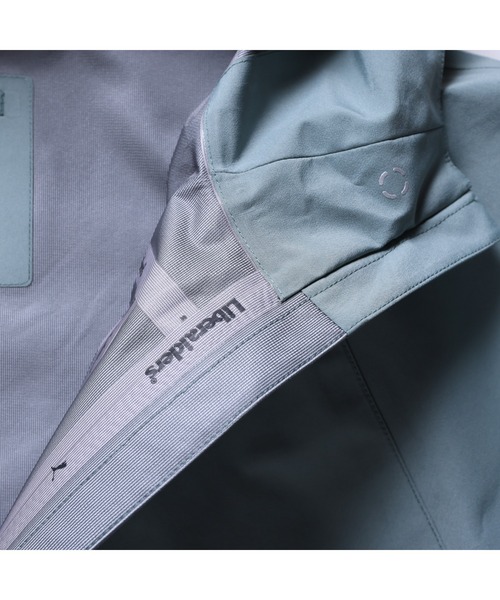 PUMA（プーマ）の「PUMA PUMA x Liberaiders LIGHT JACKET（プーマ  x リベレイダース ライトジャケット）（ナイロンジャケット・メンズ・グリーン系・MEDIUM/LARGE/X-LARGE）」の8枚目の写真