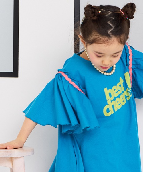 Life Support Products(ライフサポートプロダクツ)の「【COTTON from U.S.A】フリルショルダーワンピース(ワンピース・キッズ・チャコール/レッド/ブルー・100/110/120/130/140/150/90)」の4枚目の写真