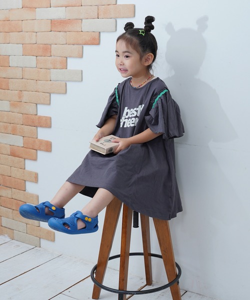 Life Support Products(ライフサポートプロダクツ)の「【COTTON from U.S.A】フリルショルダーワンピース(ワンピース・キッズ・チャコール/レッド/ブルー・100/110/120/130/140/150/90)」の18枚目の写真