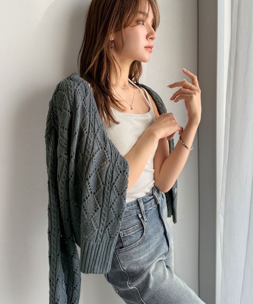 classicalelf(クラシカルエルフ)の「着るたび、雰囲気美人。前後2way格子柄透かし編みショート丈ニットカーディガン(長袖)(カーディガン/ボレロ・レディース・チャコール/ブルー/グレイッシュベージュ/ブラック・SMALL/MEDIUM/LARGE/X-LARGE)」の15枚目の写真