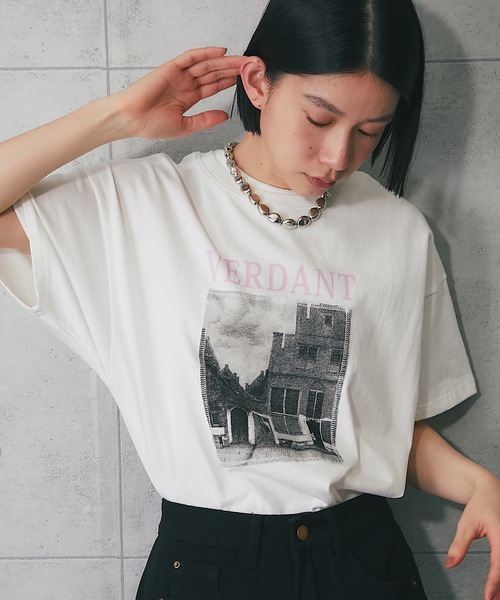 ANOTHER S(アナザーエス)の「綿天竺フォトプリントTシャツ(Tシャツ/カットソー・レディース・ホワイト×ブルー/ホワイト×ピンク/グレー/ブラック・FREE)」の1枚目の写真