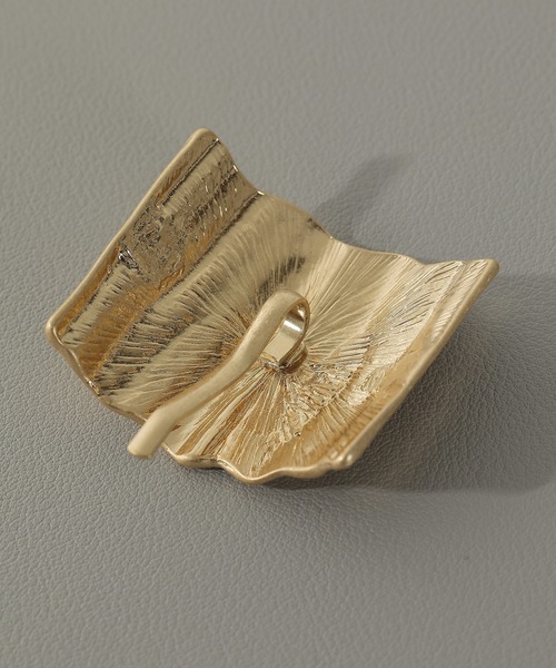 voov（ブーブ）の「ニュアンスモチーフ マット プレート ヘアカフ（その他ヘアアクセサリー・レディース・ゴールド/シルバー・フリー）」の4枚目の写真