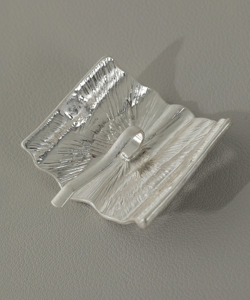 voov（ブーブ）の「ニュアンスモチーフ マット プレート ヘアカフ（その他ヘアアクセサリー・レディース・ゴールド/シルバー・フリー）」の3枚目の写真