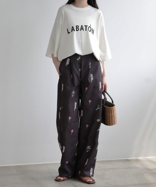 SUNFLOWER EIGHT(サンフラワーエイト)の「花柄パンツ(その他パンツ・レディース・ブラック/オフホワイト/ネイビー・M)」の2枚目の写真
