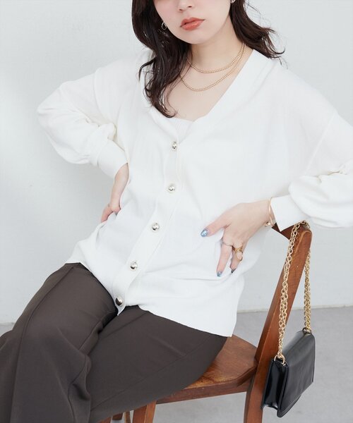 natural couture(ナチュラルクチュール)の「UVアンチピリング金釦カーデ(カーディガン/ボレロ・レディース・ピンク/イエロー/ブラック/オフホワイト・FREE)」の5枚目の写真
