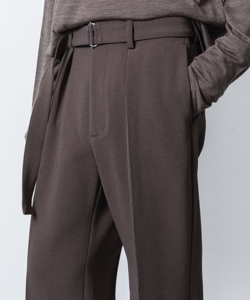 ATTACHMENT（アタッチメント）の「PE ストレッチダブルクロス ベルテッド ストレートトラウザーズ / PE STRETCH DOUBLE CLOTH BELTED STRAIGHT TROUSERS（スラックス・メンズ・ダークグレー/カーキ系/グレー/ブラック・2/1/3）」の11枚目の写真