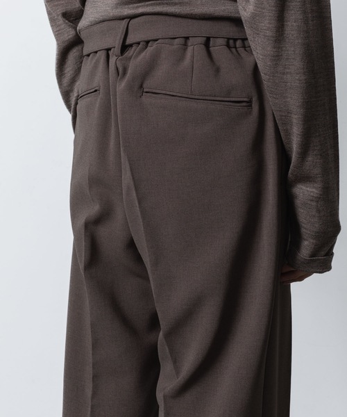 ATTACHMENT（アタッチメント）の「PE ストレッチダブルクロス ベルテッド ストレートトラウザーズ / PE STRETCH DOUBLE CLOTH BELTED STRAIGHT TROUSERS（スラックス・メンズ・ダークグレー/カーキ系/グレー/ブラック・2/1/3）」の12枚目の写真
