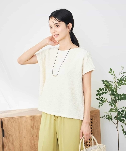 a.v.v(アーヴェヴェ)の「ぽこぽこクロップドトップス(Tシャツ/カットソー・レディース・モカ/チャコールグレー/アイボリー・36/38/40)」の4枚目の写真