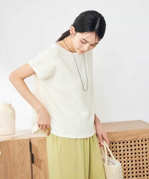 a.v.v(アーヴェヴェ)の「ぽこぽこクロップドトップス(Tシャツ/カットソー・レディース・モカ/チャコールグレー/アイボリー・36/38/40)」の5枚目の写真