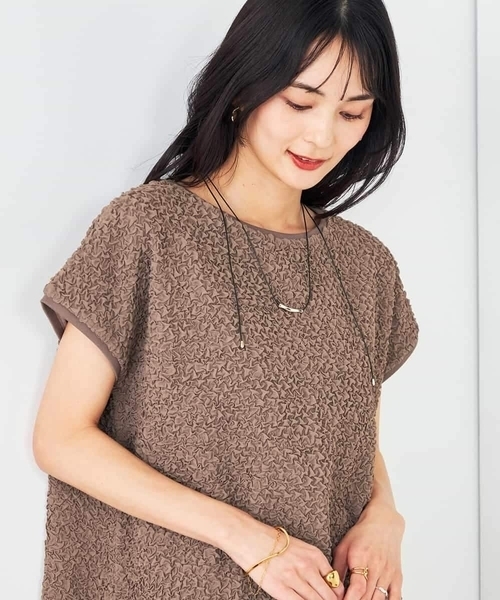 a.v.v(アーヴェヴェ)の「ぽこぽこクロップドトップス(Tシャツ/カットソー・レディース・モカ/チャコールグレー/アイボリー・36/38/40)」の14枚目の写真