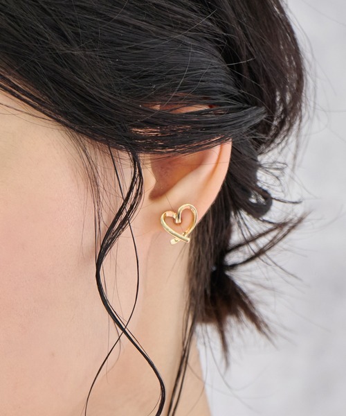 ANAP(アナップ)の「ライン ミニ ハート ピアス(ピアス(両耳用)・レディース・ゴールド/シルバー・FREE)」の1枚目の写真