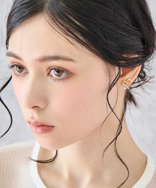 【AMY O】Dangling Heart ミニ ピアス 2色 セール】 ステンレスミニハートピアス （ピアス・イヤリング