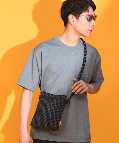 THE SHOP TK （ザ ショップ ティーケー ）の「ナイロンスクエアサコッシュ 【ユニセックス／軽量】（ショルダーバッグ・メンズ・ダークグレー/ベージュ/ブラック・00）」の15枚目の写真