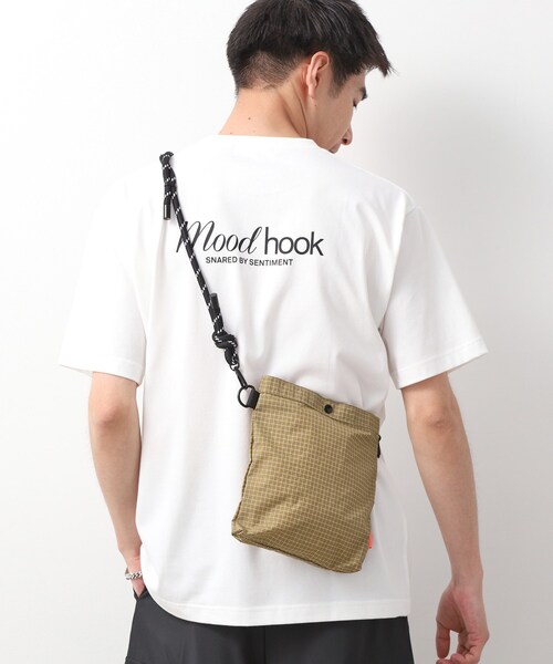 THE SHOP TK （ザ ショップ ティーケー ）の「ナイロンスクエアサコッシュ 【ユニセックス／軽量】（ショルダーバッグ・メンズ・ダークグレー/ベージュ/ブラック・00）」の7枚目の写真