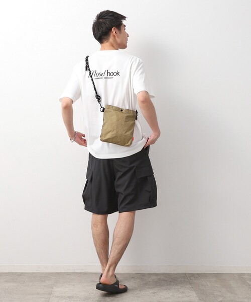 THE SHOP TK （ザ ショップ ティーケー ）の「ナイロンスクエアサコッシュ 【ユニセックス／軽量】（ショルダーバッグ・メンズ・ダークグレー/ベージュ/ブラック・00）」の8枚目の写真