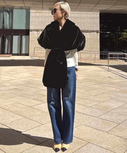 JENNE(ジェンヌ)の「リッチボリュームファーポンチョ(その他アウター・レディース・ブラック/ライトベージュ/スカイブルー/ホワイト・FREE)」の5枚目の写真