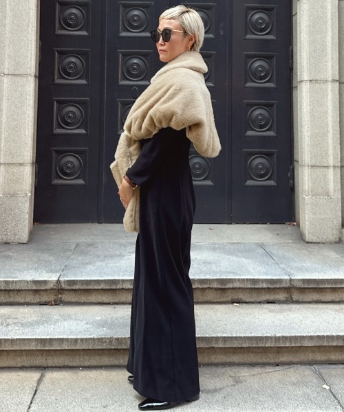 JENNE ファーポンチョ ファーケープの販売がスタートいたしました。 上質なエコファーを使用