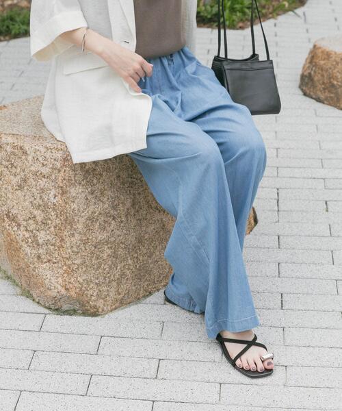 ITEMS URBANRESEARCH（アイテムズ アーバンリサーチ）の「レーヨンデニムワイドパンツ（デニムパンツ・レディース・ワンウォッシュ/ブルー・FREE）」の12枚目の写真