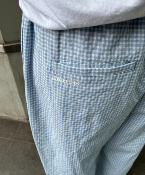 BROKEN BASE(ブロークンベース)の「ギンガムルーズテーパードパンツ(その他パンツ・メンズ・ライトブルー/ブラック・MEDIUM/LARGE)」の22枚目の写真