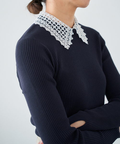 2025SS　美品　イエナ レース襟ホールガーメント　リブニット 紺F　IENA IENA（イエナ）の「レース襟 RIBホールガーメントプルオーバー