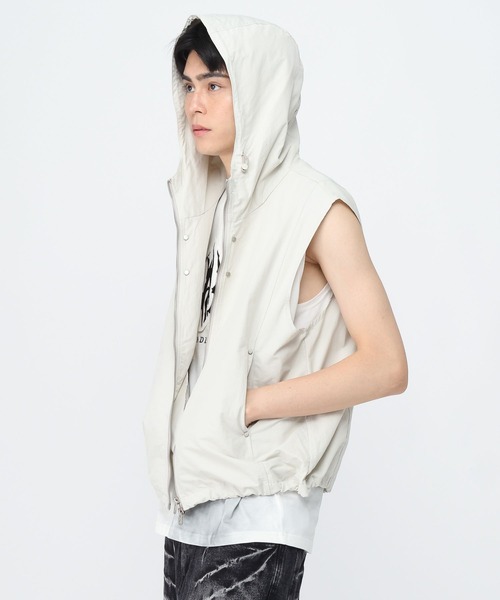 3.3 Field Trip （3.3フィールドトリップ）の「3.3 Field Trip／ナイロンフードベスト（ベスト・メンズ・ブラック/グレー・FREE）」の2枚目の写真