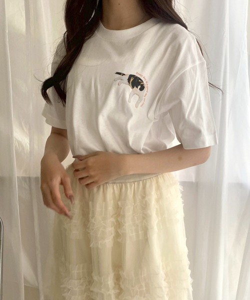 cuorequal(クオレコール)の「ワンポイントねこ半袖Tシャツ(Tシャツ/カットソー・レディース・ホワイト・MEDIUM)」の1枚目の写真