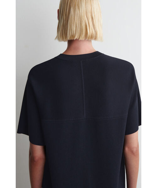COS(コス)の「ニットTシャツドレス(ワンピース・レディース・レッド系その他/ネイビー・XS/S/M/L)」の4枚目の写真