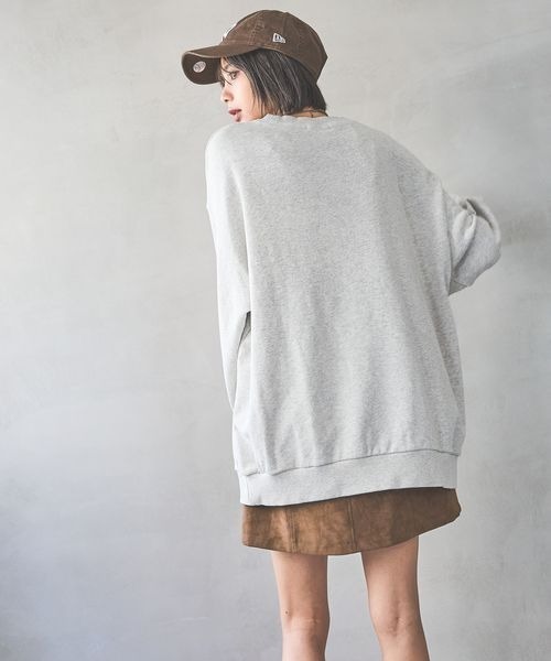 PAGEBOY（ページボーイ）の「カレッジクラフトスウェット/トレーナー（スウェット・レディース・オートミール/マスタード/チャコールグレー/レッド系その他/モスグリーン・FREE）」の11枚目の写真