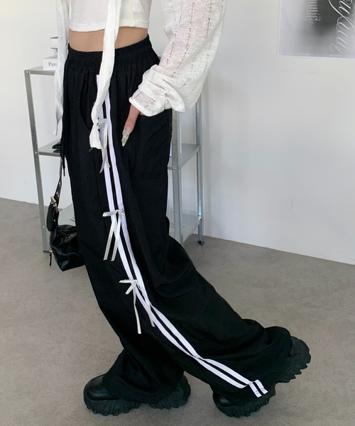 lilful(リルフル)の「ダブルラインリボンモチーフナイロンイージーパンツ(その他パンツ・レディース・ブラック・S/M)」の8枚目の写真