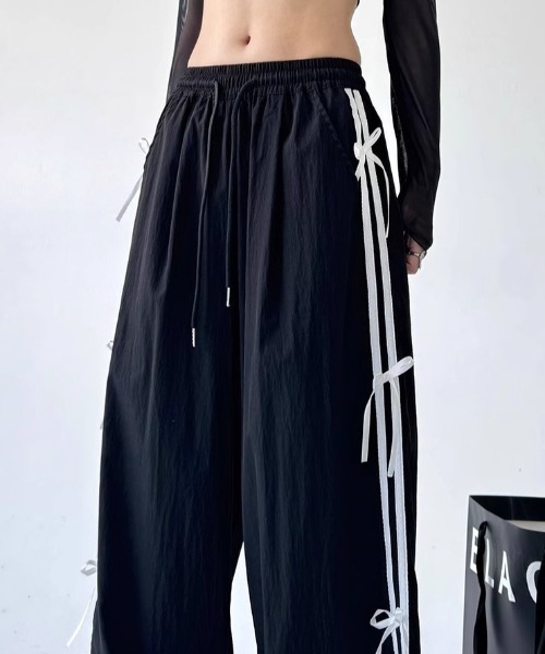 lilful(リルフル)の「ダブルラインリボンモチーフナイロンイージーパンツ(その他パンツ・レディース・ブラック・S/M)」の13枚目の写真