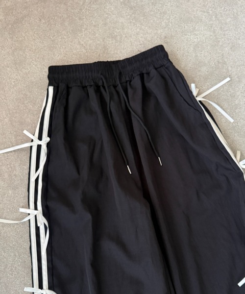 lilful(リルフル)の「ダブルラインリボンモチーフナイロンイージーパンツ(その他パンツ・レディース・ブラック・S/M)」の16枚目の写真