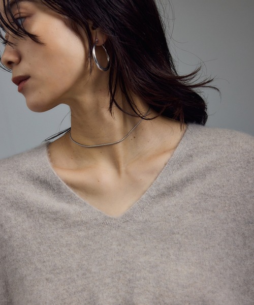 SALON adam et rope'(サロン アダム エ ロペ)の「カシミヤVネックプルオーバー(ニット/セーター・レディース・チャコールグレー/イエロー系その他/ベージュ系その他・FREE)」の9枚目の写真