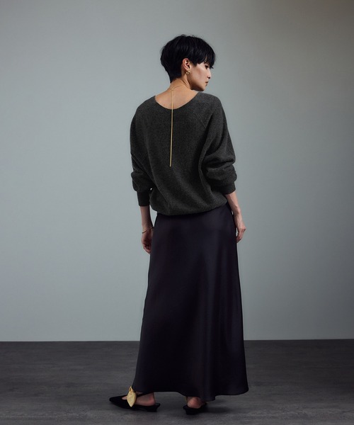 SALON adam et rope'(サロン アダム エ ロペ)の「カシミヤVネックプルオーバー(ニット/セーター・レディース・チャコールグレー/イエロー系その他/ベージュ系その他・FREE)」の10枚目の写真