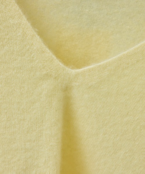 SALON adam et rope'(サロン アダム エ ロペ)の「カシミヤVネックプルオーバー(ニット/セーター・レディース・チャコールグレー/イエロー系その他/ベージュ系その他・FREE)」の15枚目の写真